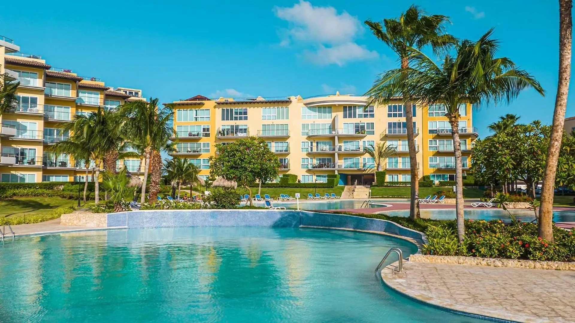 Beachfront -Bella Vista Penthouse 2Br Condo - E523 棕榈滩 度假居