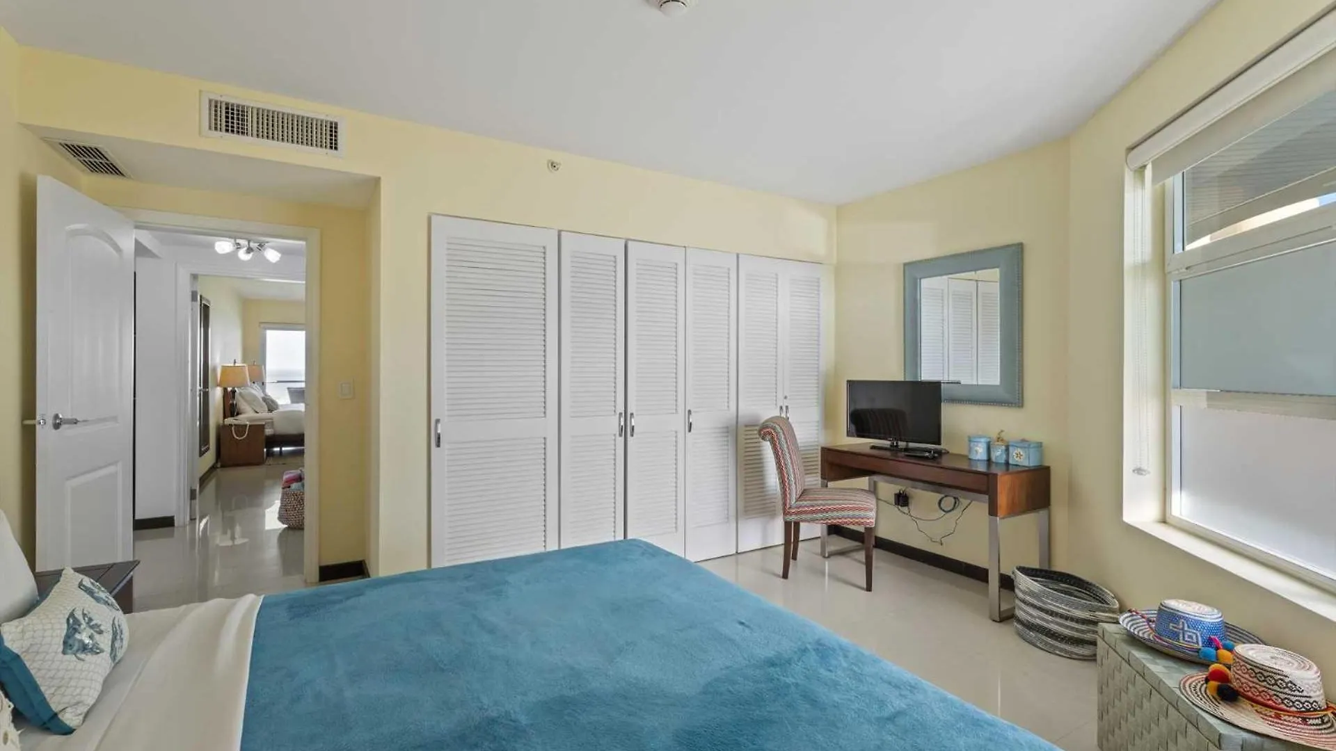 度假居 Beachfront -Bella Vista Penthouse 2Br Condo - E523 棕榈滩