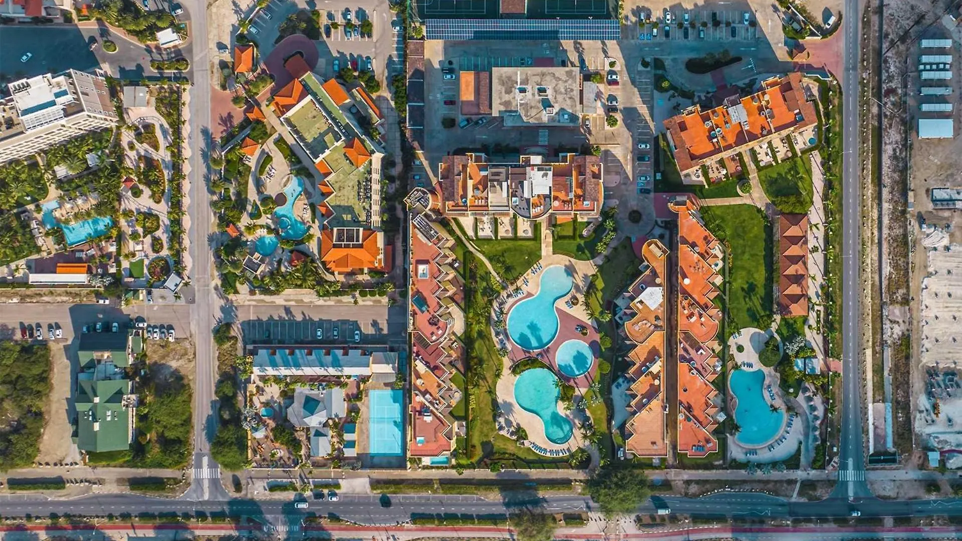 Semesterbostad Beachfront -Bella Vista Penthouse 2Br Condo - E523 Palm Beach