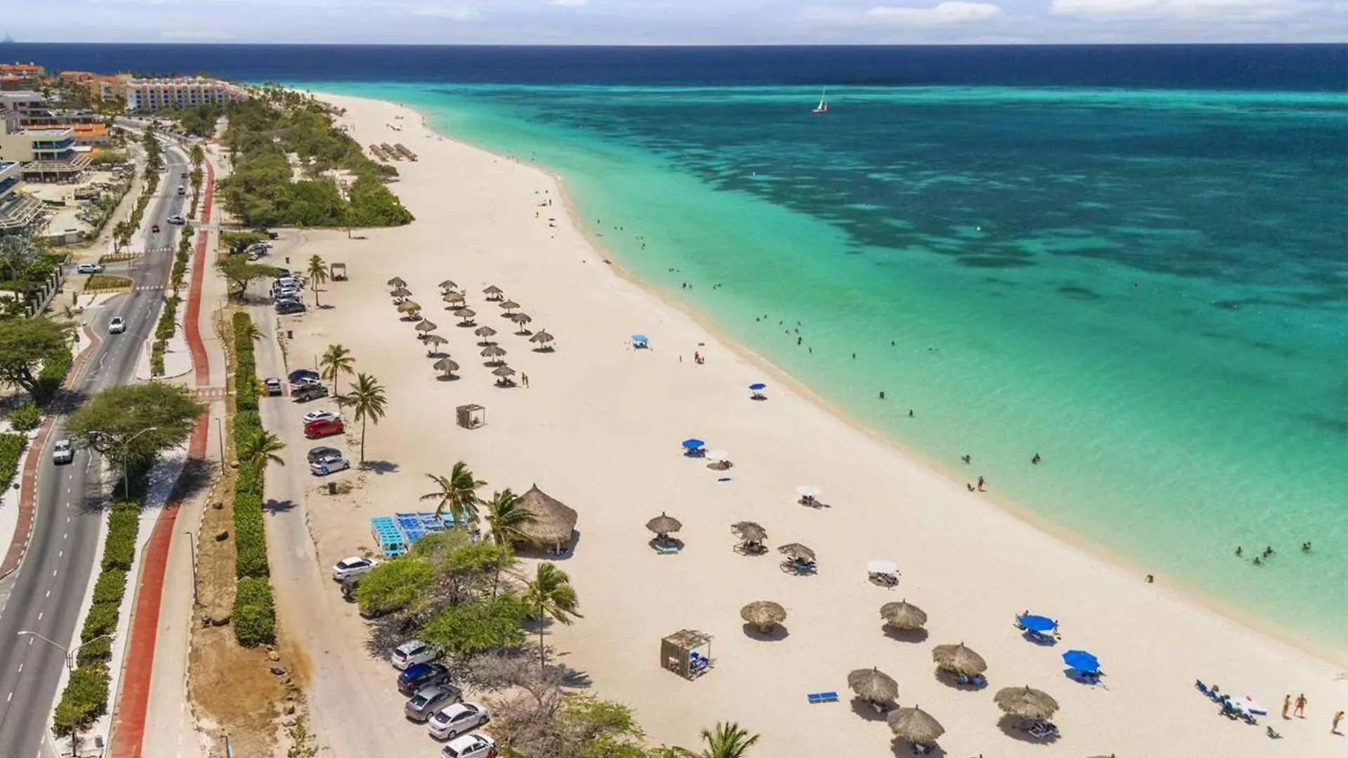 Semesterbostad Beachfront -Bella Vista Penthouse 2Br Condo - E523 Palm Beach